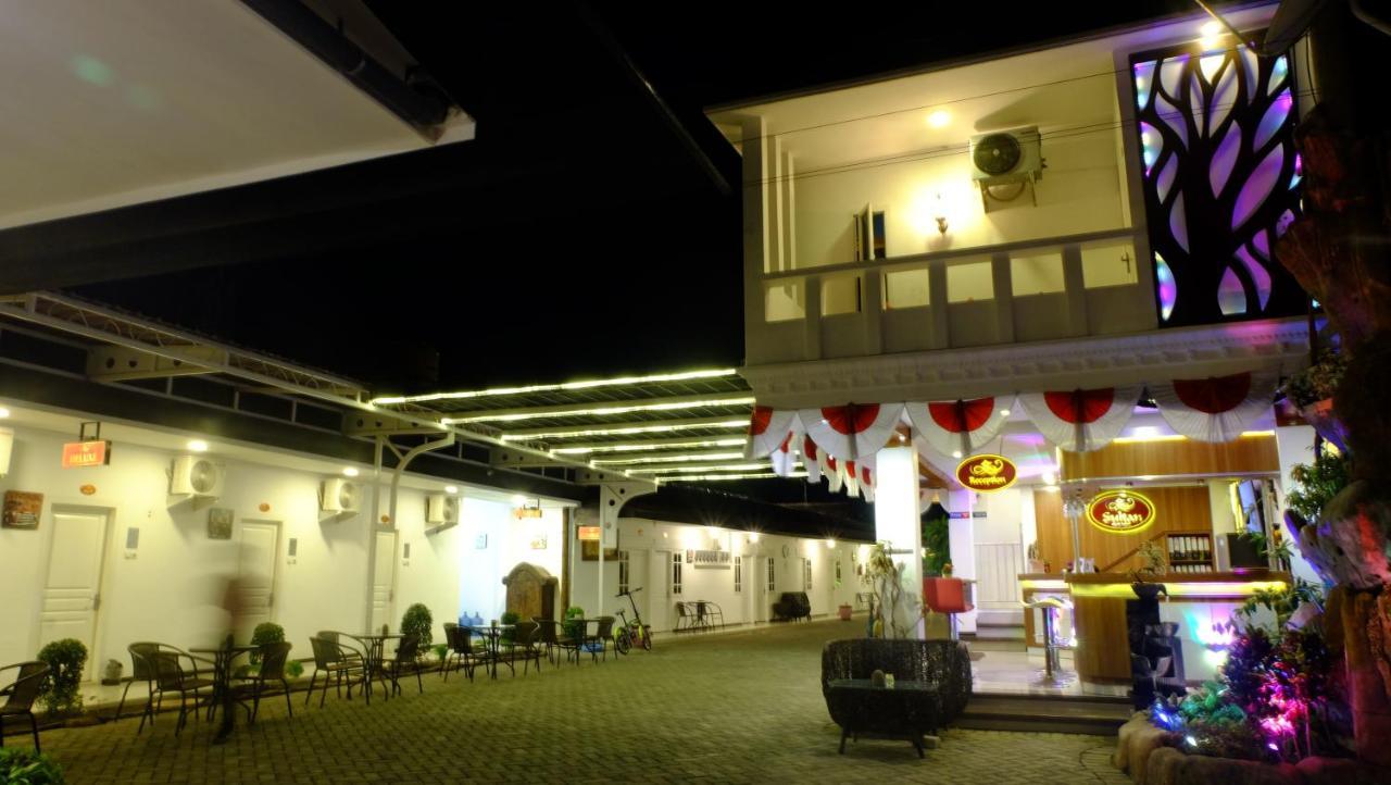Sultan Guesthouse Tulungagung Exterior photo