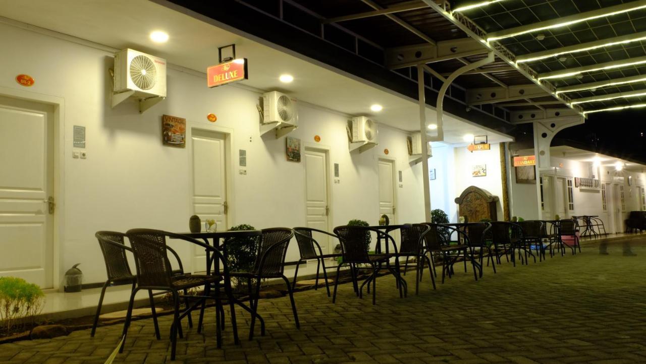 Sultan Guesthouse Tulungagung Exterior photo