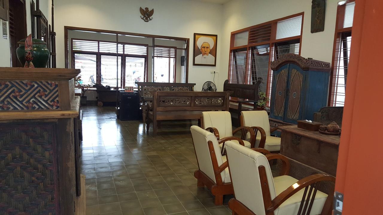 Sultan Guesthouse Tulungagung Exterior photo