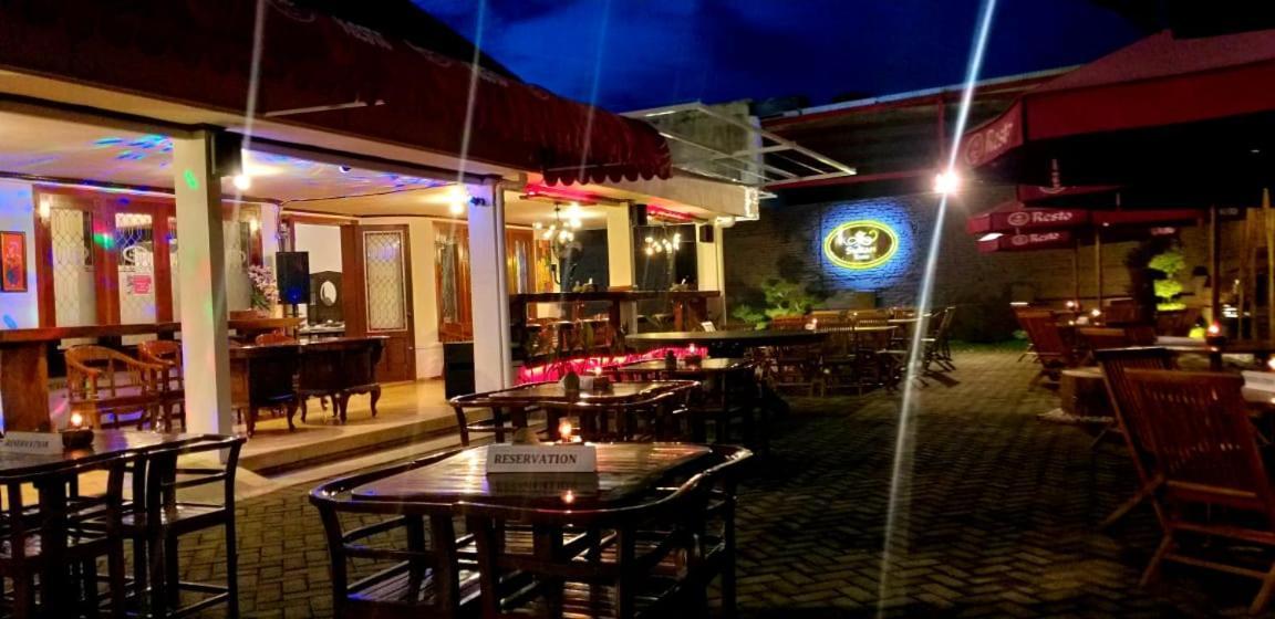 Sultan Guesthouse Tulungagung Exterior photo